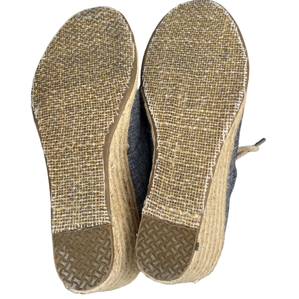Toms Desert Wedges in Chambray Size 7.5 - Picture 7 of 9